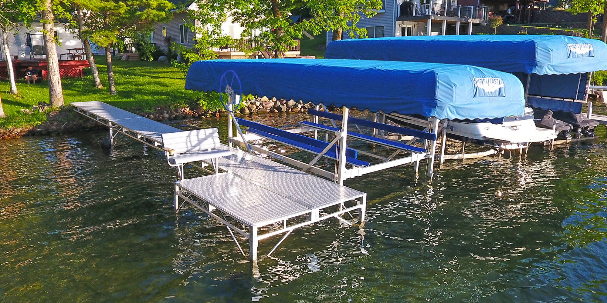 whiteearth_ts9_grayglacier_verticallifts_bluecanopies_bench_2000.jpg