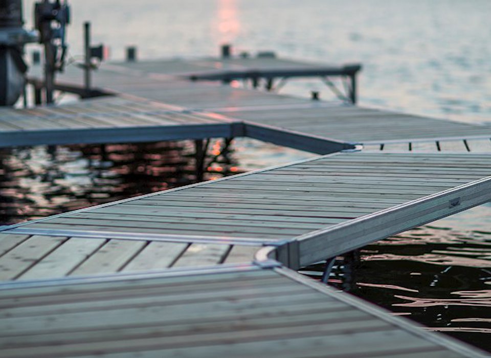 cta-images_curve-cedar-decking_1000.jpg