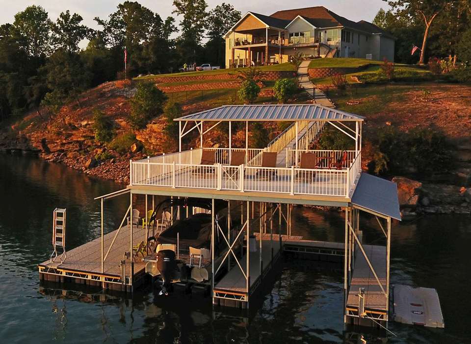 rhinodock_upperdeck6_rhinolift_pontoon_2000.jpg