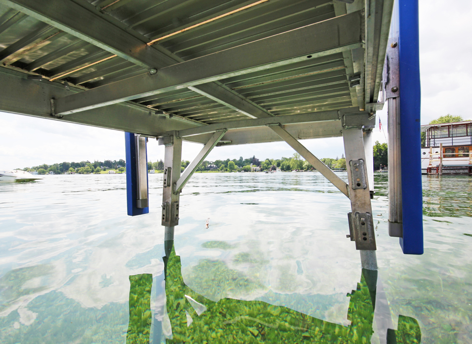 Skaneateles Town Dock_RS7_Tan Decking_Angled HD Double Leg Pocket (64).jpg