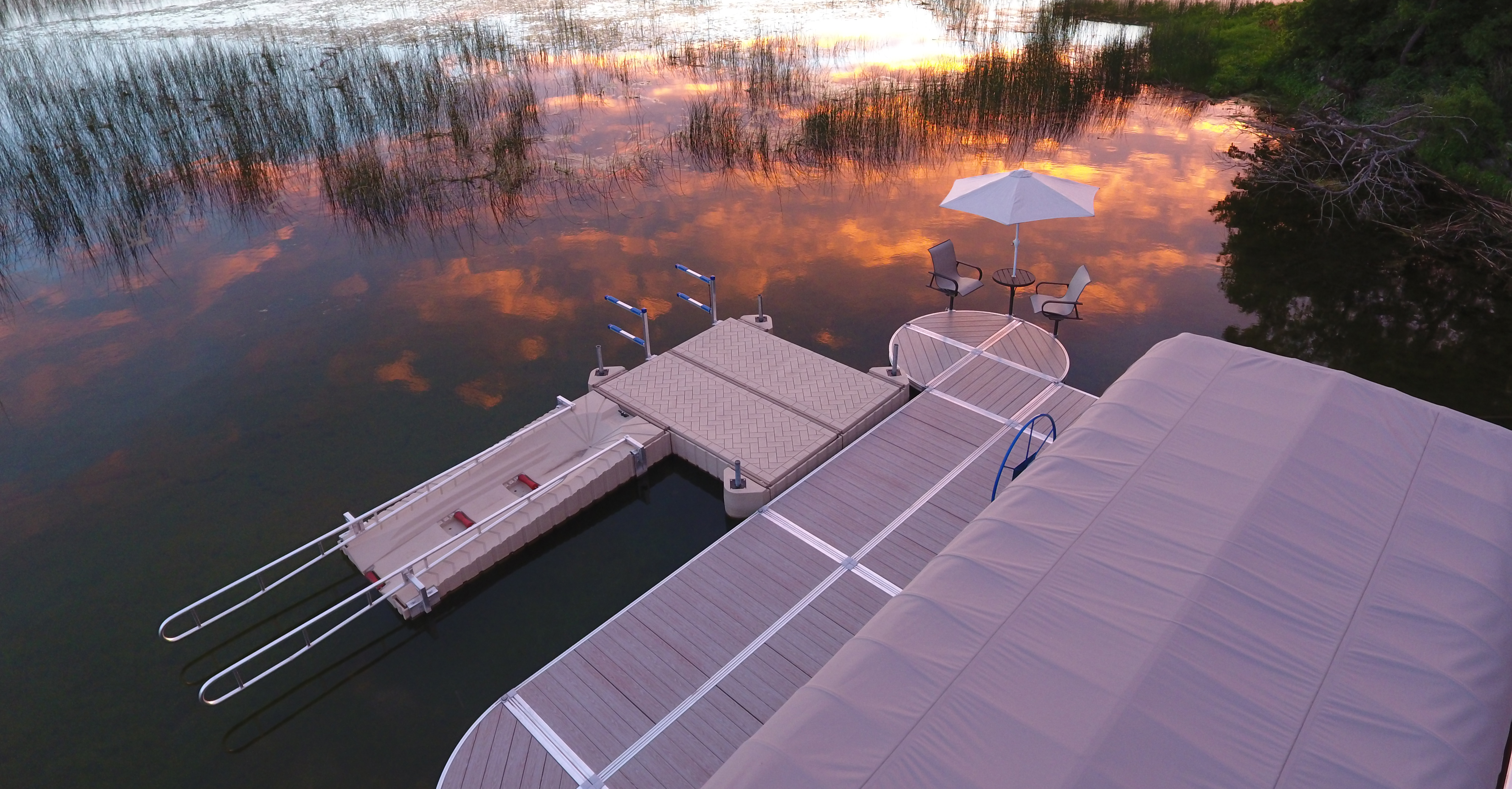 Dock_RS4_Kurt_Furniture_Umbrella (2).jpg